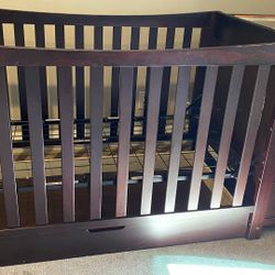 Graco Remi 4-in-1 Convertible Crib With Drawer And Changer