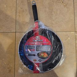 New 12" non stick sauté pan