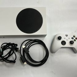 USED XBOX SERIES S 512 GB, WITH POWER AND HDMI CORD, ONE CONTROLLER NO BATTERIES, IN GOOD CONDITION