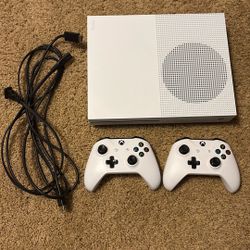 Xbox One S, Controllers, And Games