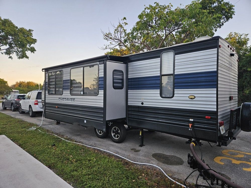 2021 Forest River Cherokee 264 DBH