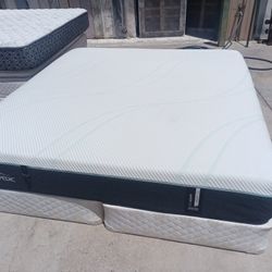 King Tempurpedic Pro Adapt Medium Mattress And Box Spring 