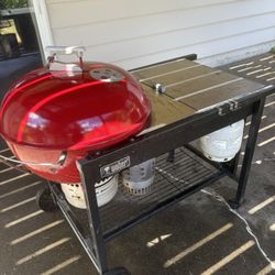 Weber Performer Deluxe charcoal grill