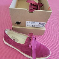 Women's UGG Size 6.5