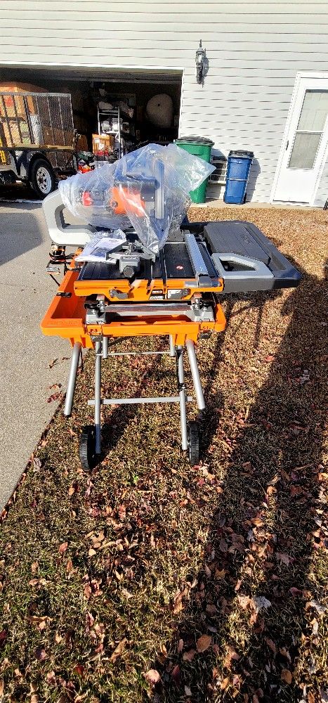 NEW Ridgid 10" Pro Wet Tile Saw With Stand 