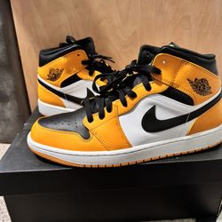 Jordan 1 Mid “Taxi” Size 13