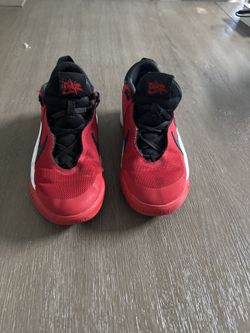 Zapatos De Niño Size 4 Buenas Condiciones 