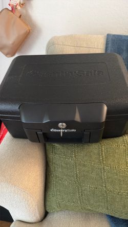 Sentry safe fireproof box