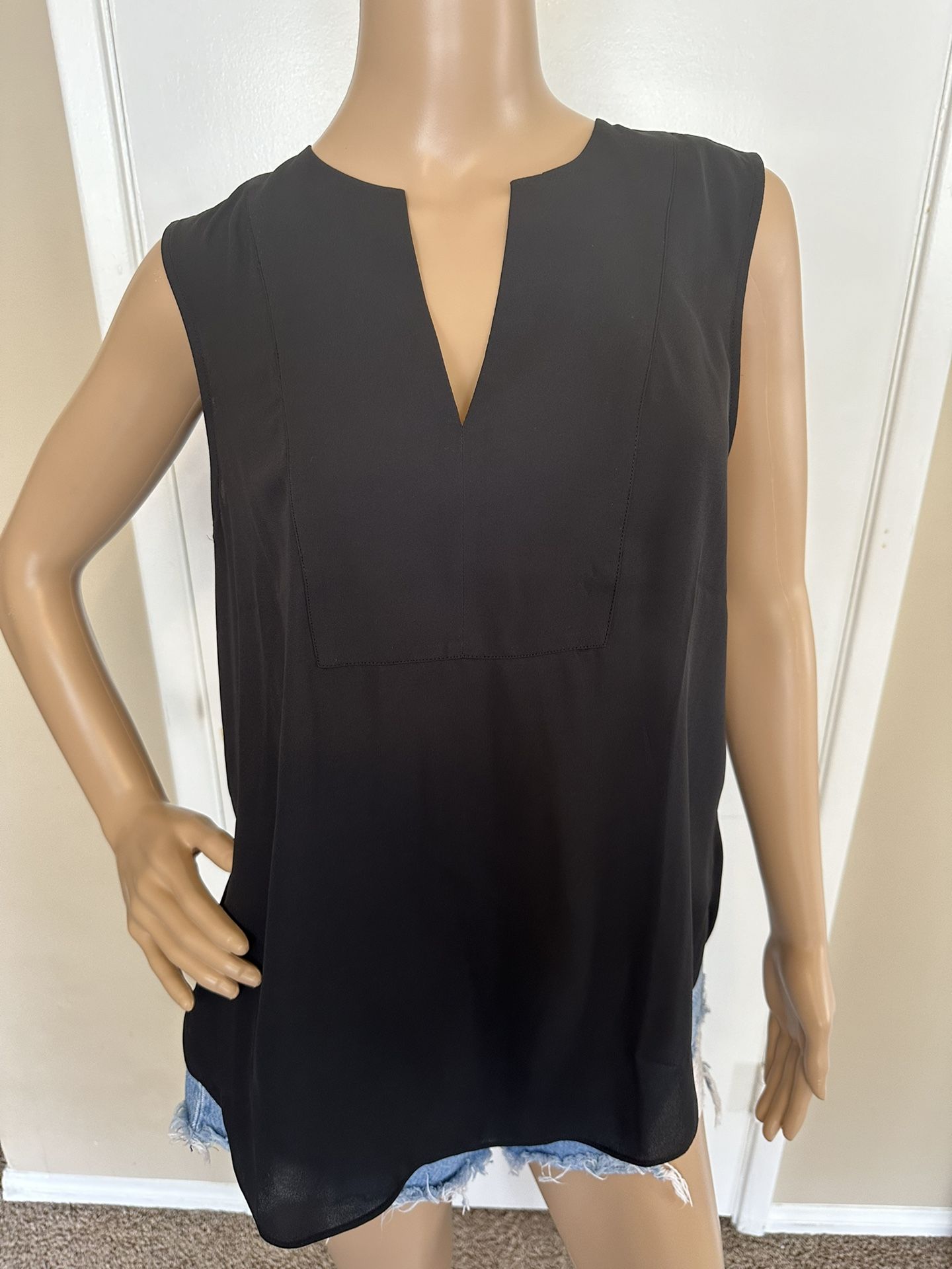 NEW Women’s H&M Black Top Size Small