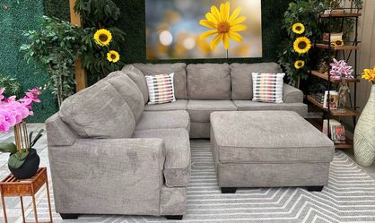 Free Delivery Gray Sectional w/ Storage Ottoman