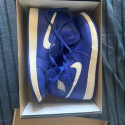 Jordan 1 Retro Hyper Blue (size 8.5) Nike