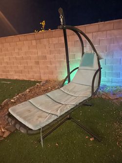 Outdoor Hanging Chaise Lounge Chair with Stand