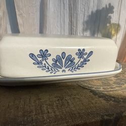  beautiful Pfaltzgraff Yorktowne 1/4 lb covered Stone Wear butter dish.  