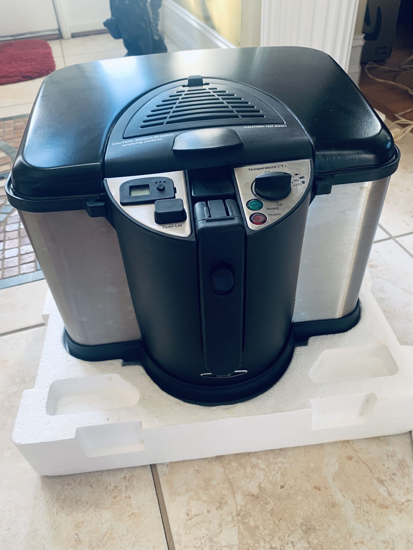 Deep Fryer Oster 4 Liter Used Once