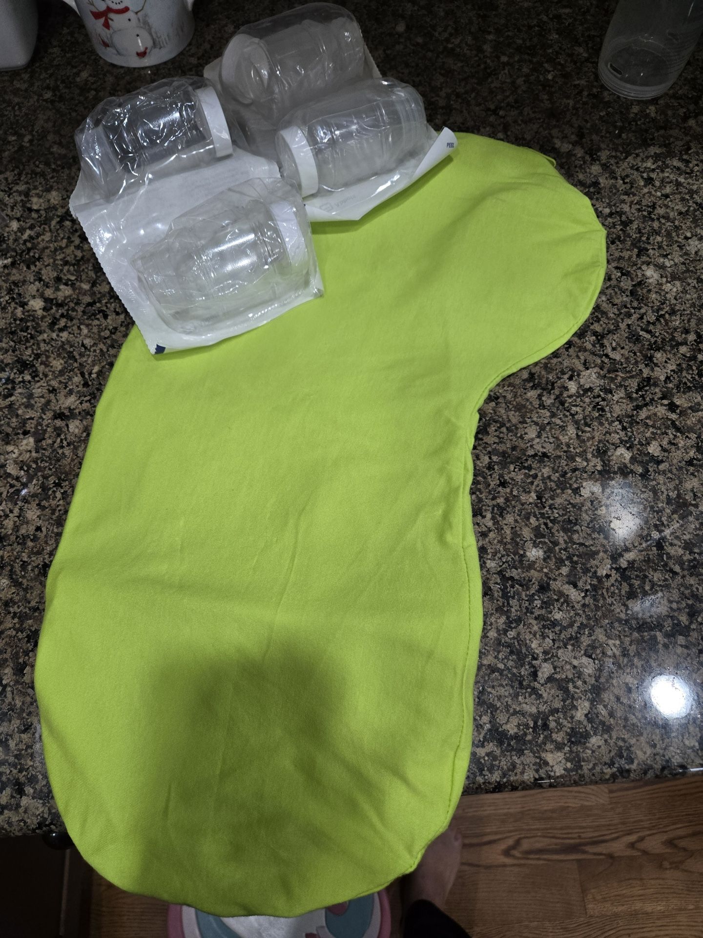 New Inflatable Nursing Pillow And Milk Storage Bottles