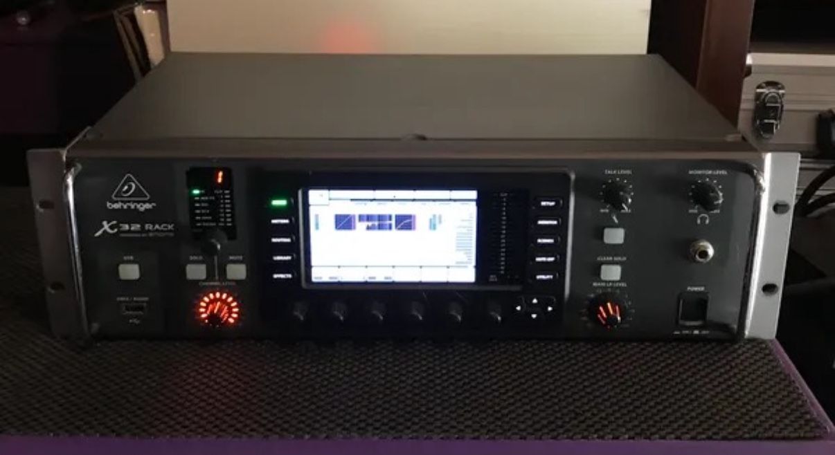 Behringer X32 Rack Mixer