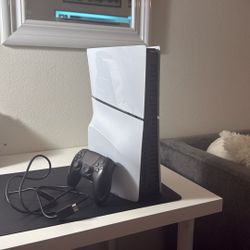 PS5 Slim With Controller And Hdmi Cord