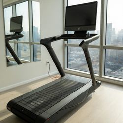 🔥 PELOTON TREAD TREADMILL – $850 OBO 🔥  NO SCREEN / DISPLAY — PLEASE READ