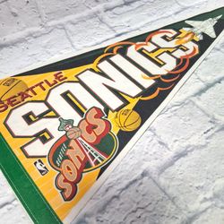 VINTAGE SONICS PENNANT