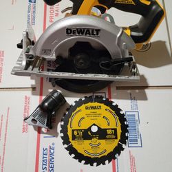 DEWALT 20-Volt MAX Cordless Brushless 6-1/2 in. Circular Saw