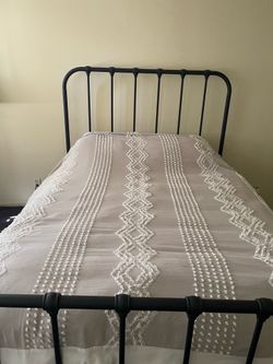 Queen size- ornate!