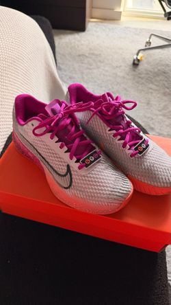 Nike Women’s Zoom Vapor 11 HC PRM Tennis Shoes – Size 7