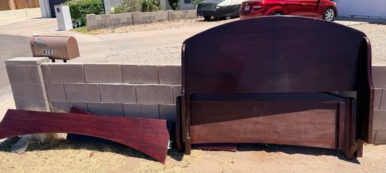 Free-Free-Free Queen Sleigh Bed Frame