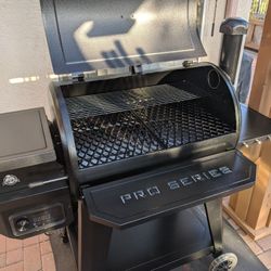 Pellet Smoker 