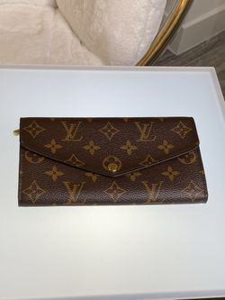 AUTHENTIC LOUIS VUITTON SARAH WALLET