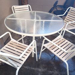 Tengo Esta Mesa De Patio