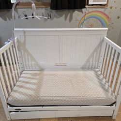 Graco Crib. Water Proof Crib Matress.