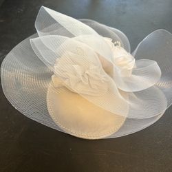 SONNI San Francisco White  Fascinator Hat