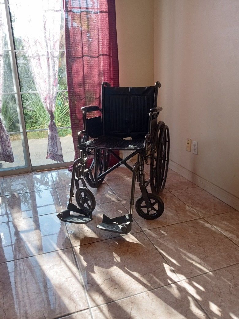 LARGE/WIDE WHEELCHAIR/MEDLINE