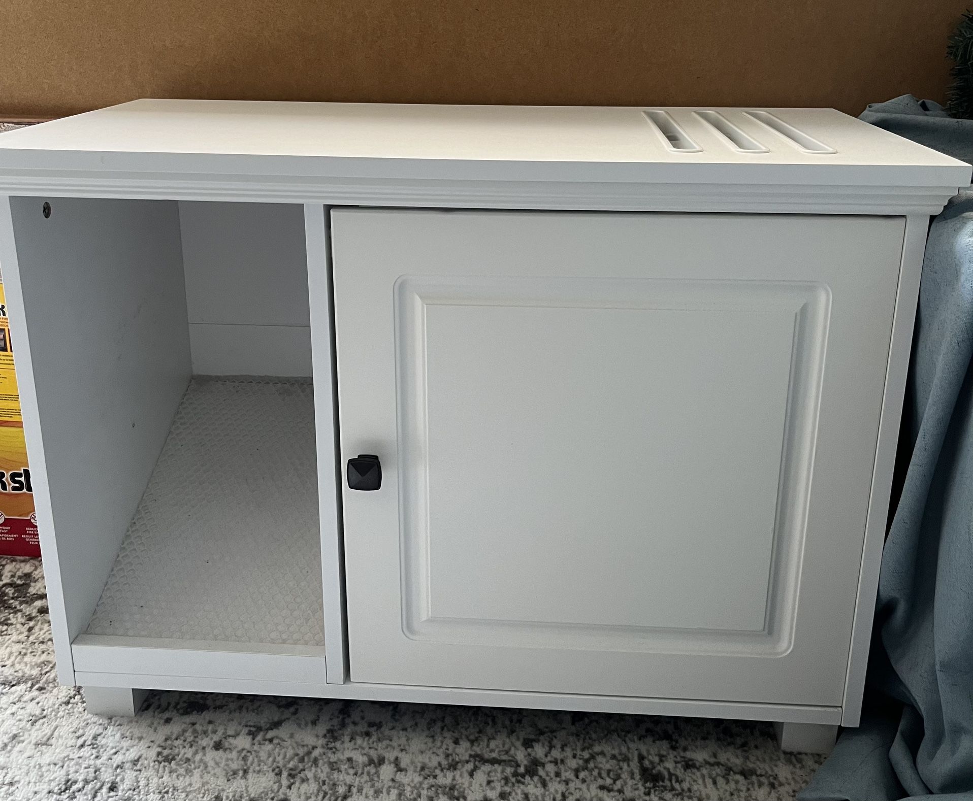 White Hidden Litter Box Storage Cabinet/bench
