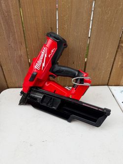 📌Milwaukee M18 FUEL 3-1/2 in. 18-Volt 21-Degree Lithium-Ion Brushless Cordless Framing Nailer (Tool-Only)👉PRECIO FIRME NO MENOS👉$280