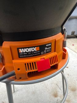 Worx Leaf Shredder - mulches leaves