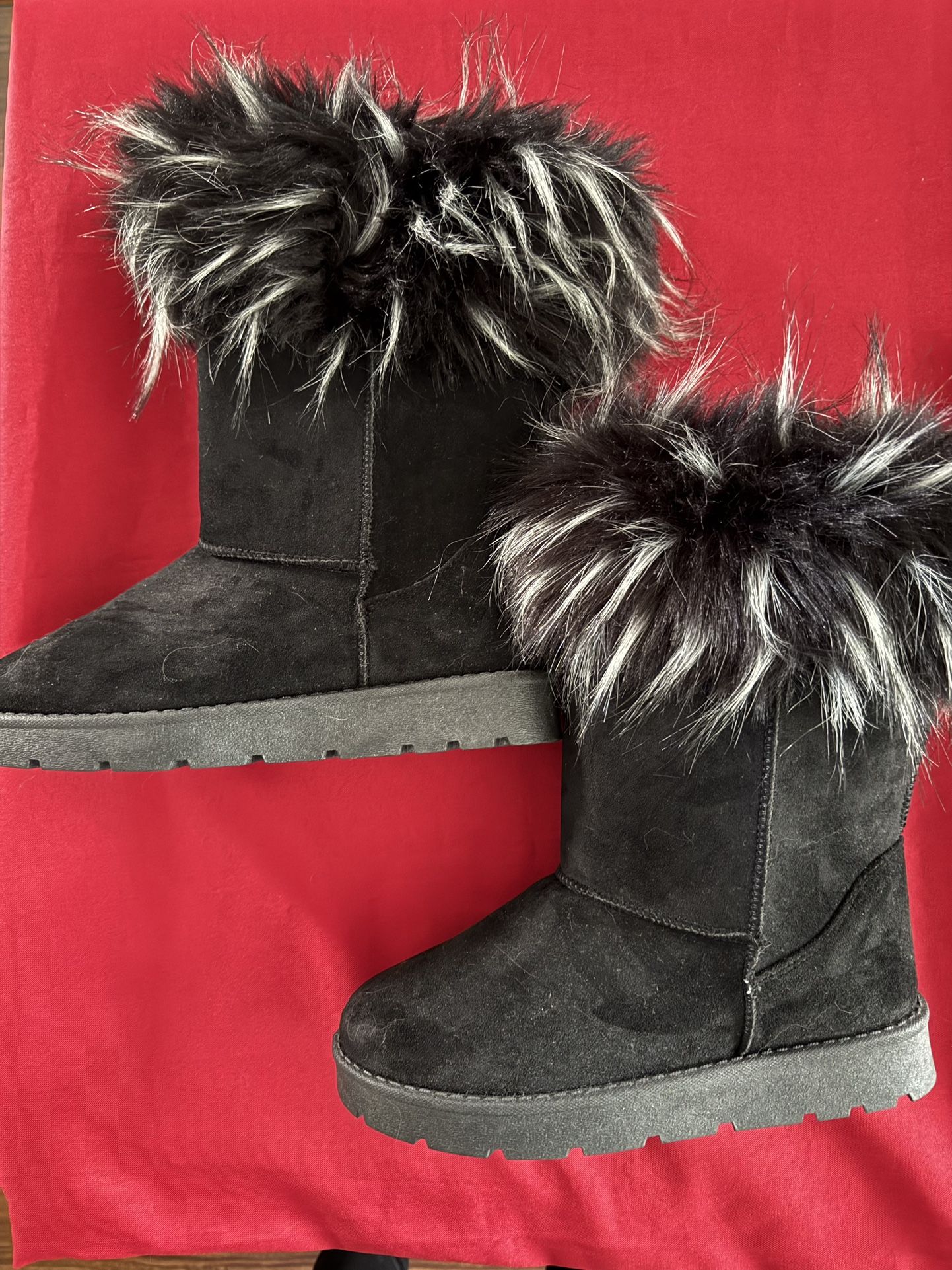 Black With B&W Fur Top Ugg Like Boots New Women’s Size 6