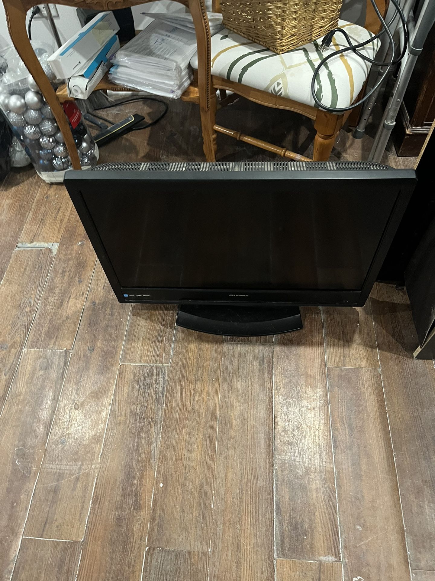 Vizio TV 34 Inch TV No Remote