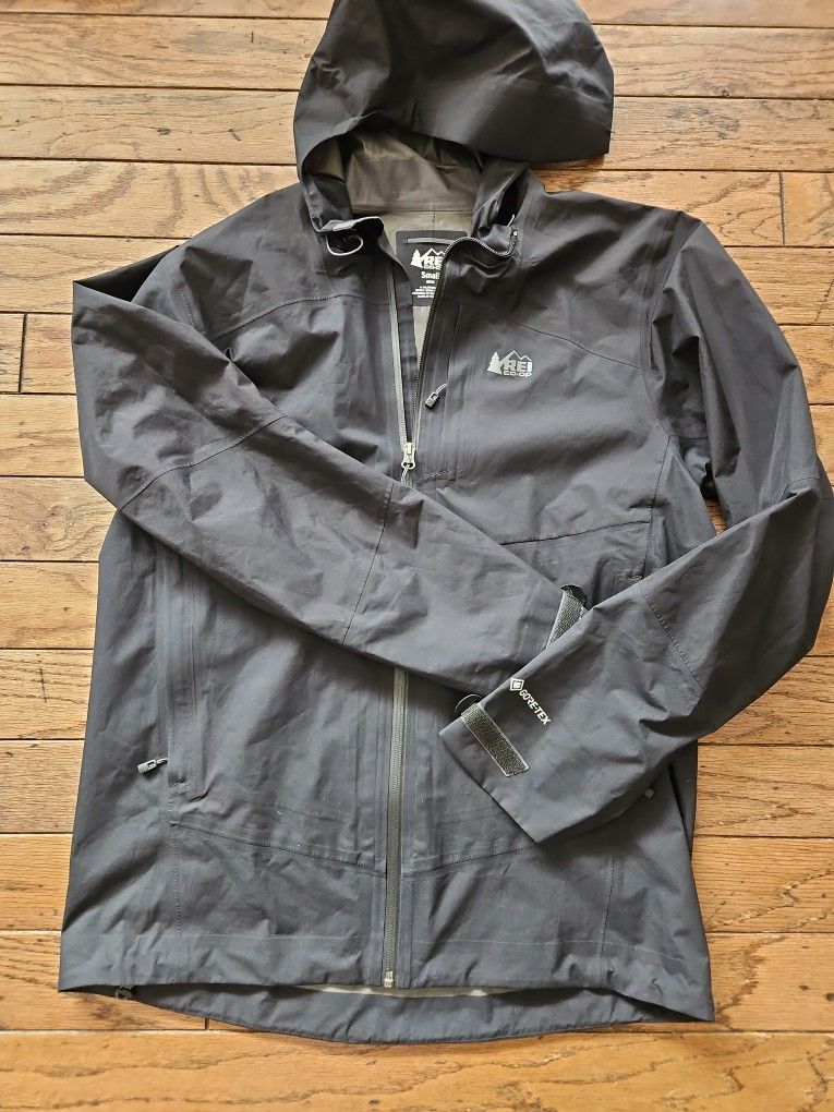 REI goretex Rain Shell/jacket