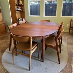 Solid Wood Scandinavian Dining Table 