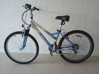 Schwinn Cimarron Women's Mountain Bike 26" 21 Speed