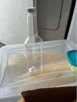 Plastic Syrup Bottles with pouring lid