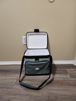 This nice lunchbox is in good condition.