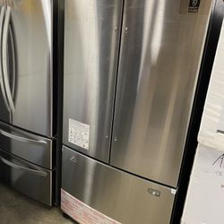 Refrigerator 
