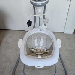 Graco Soothing Baby Swing 