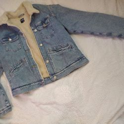 GAP Denim Jacket -- RN54023 (Small)