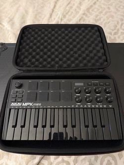 Akai Professional MPK mini MIDI Controller with LTGEM Case