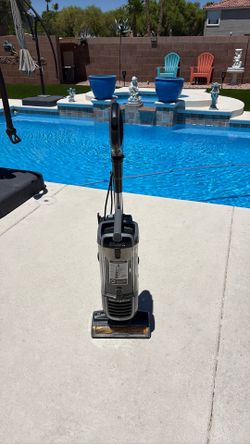 SUPER CLEAN Like New Shark Vacuum Model Zu6212 Tested Works Perfectly when you come ill fully test it for you
