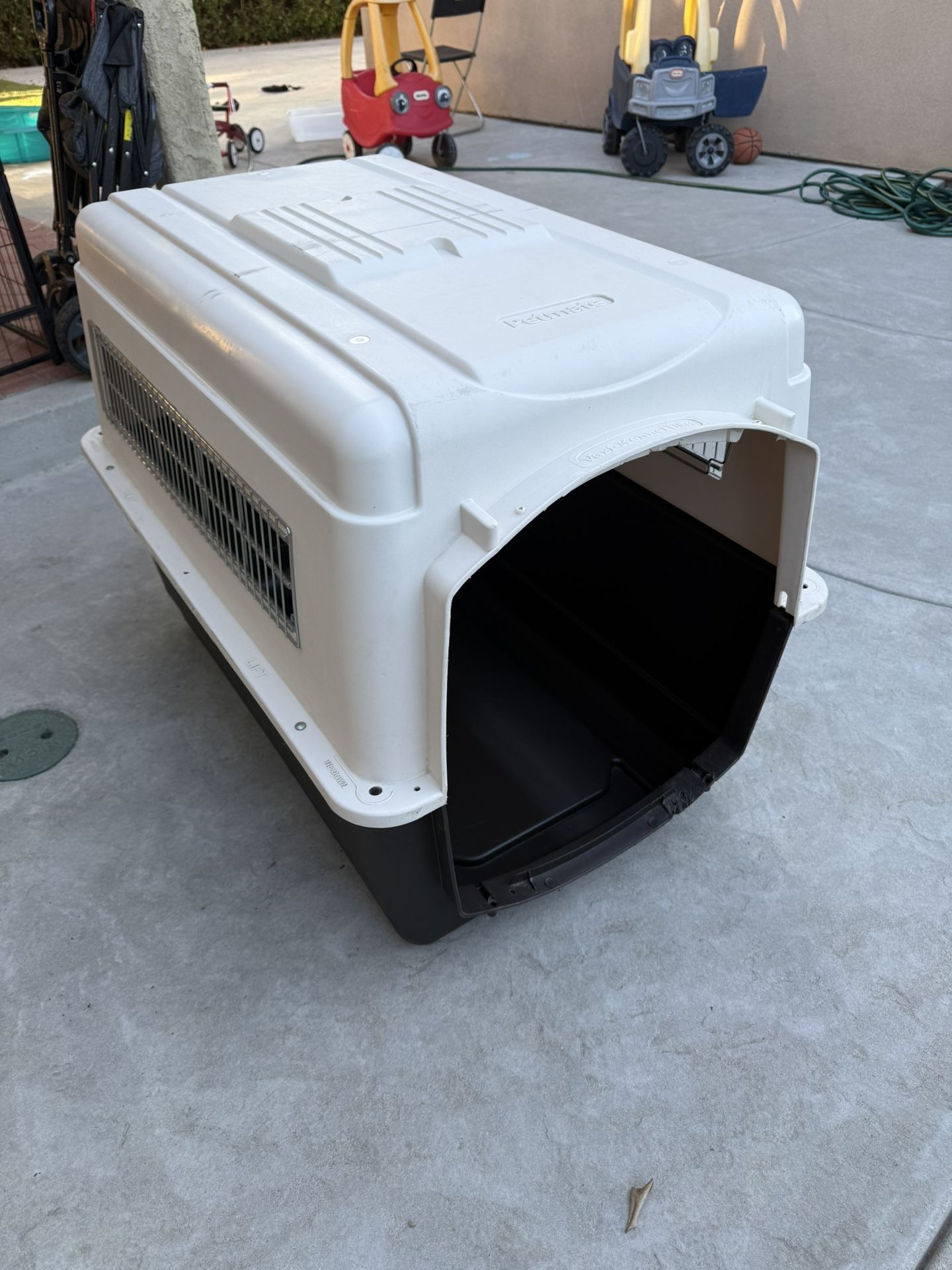 Dog Kennel No Door