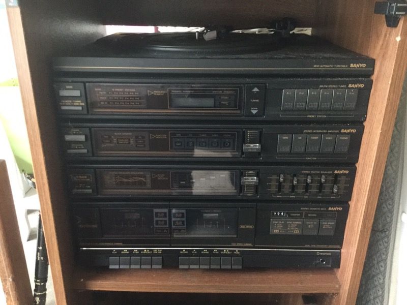Sanyo Stereo, Speakers & Cabinet